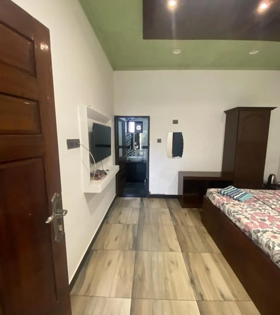 Maya Forest Lodge Kallar  India